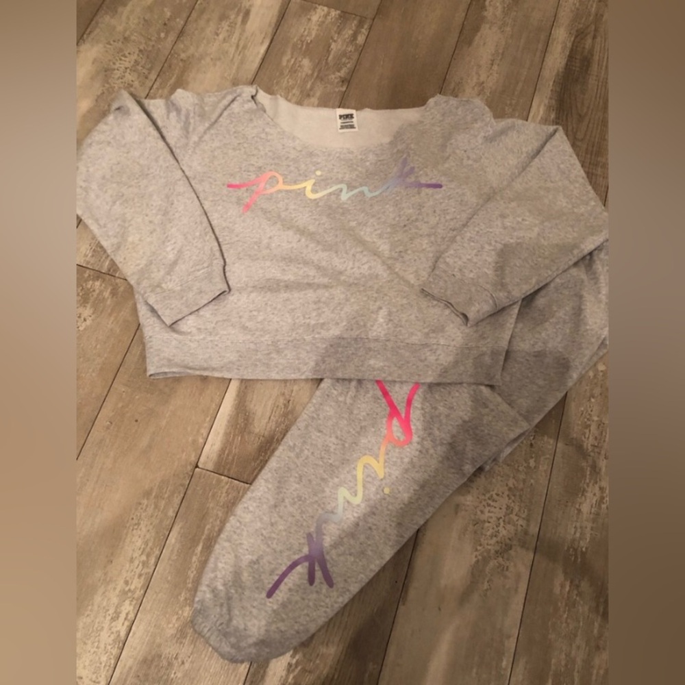 LAST CHANCE 🛍️Vs pink rhtf size large set